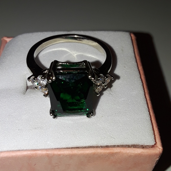 925 Silver emerald ring size 6, brand new - Picture 4 of 7